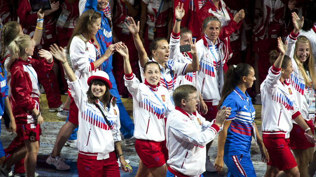 Спортсмены сборной России на церемонии закрытия Универсиады в Казани. Спортсмены сборной России на церемонии закрытия Универсиады в Казани