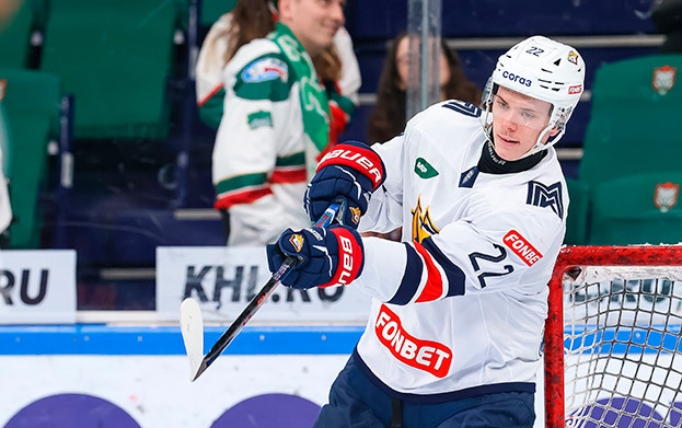 Данила Юров. Нападающий «Металлурга» Данила Юров.