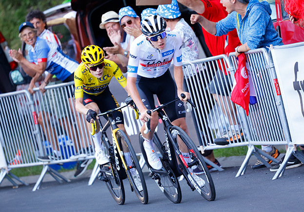 Тадей Погачар и Йонас Вингегор.