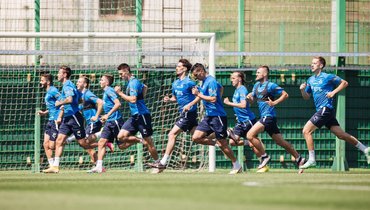 Игроки «Динамо» на тренировке.