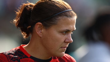 Кристин Синклер.