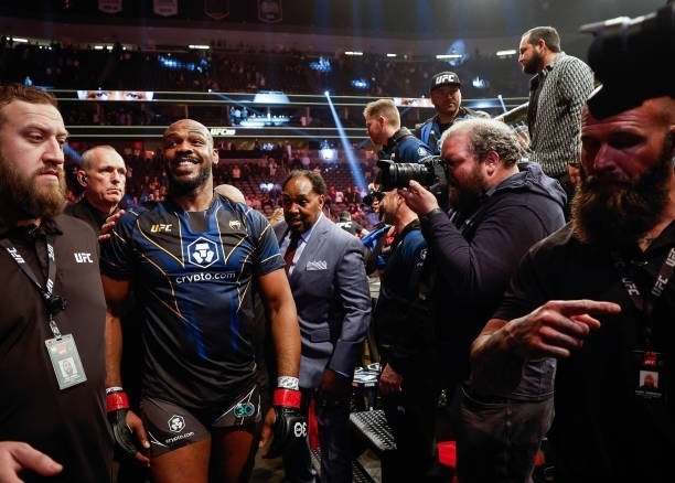 Джон Джонс.