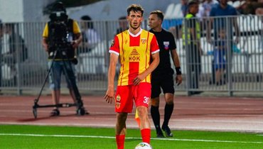 Давид Шавлохов («Алания») в матче первого тура против «Черноморца».