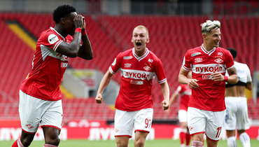 Квинси Промес, Даниил Денисов и Антон Зиньковский.