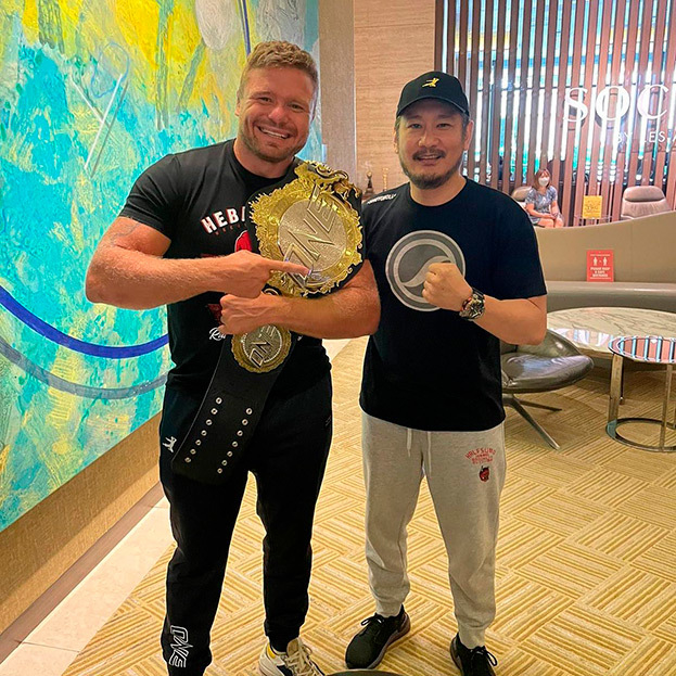 Анатолий Малыхин и Чатри Ситиодтонг.