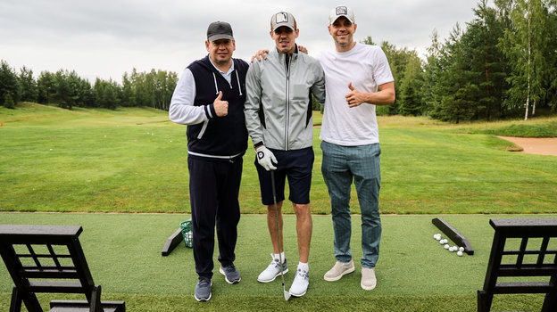 Леонид Слуцкий, Евгений Малкин и Артем Дзюба в гольф клубе