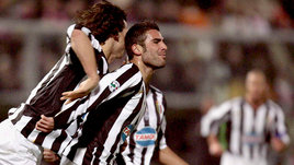 «Ибрагимович спрашивал меня, кто лучше: он или Роналдо? Хотелось спать, поэтому ответил — Златан». Интервью Муту