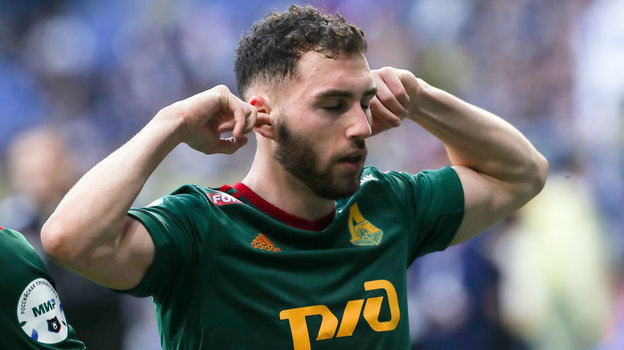 Наир Тикнизян. Футболист Наир Тикнизян