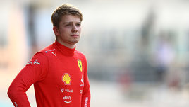 Гонщик Роберт Шварцман.