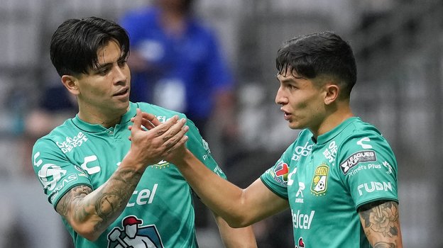 Виктор Давила (слева) и Иван Морено.