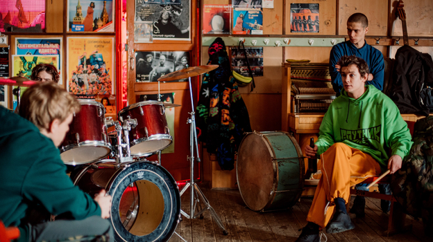 Кадр из сериала «Черная весна»