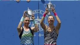 Звонарева ответила польским пограничникам. Вера взяла титул в США в паре с немкой