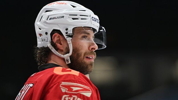 Корбэн Найт.