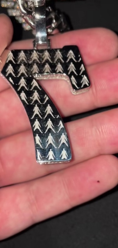 Кулон Винисиуса.