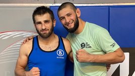 «На Хамзате рвали одежду!» Друг Чимаева: безумные фанаты, провокация хейтера, обморок в отеле