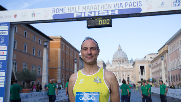 Санчес де Тока. Министр спорта Ватикана Санчес де Тока