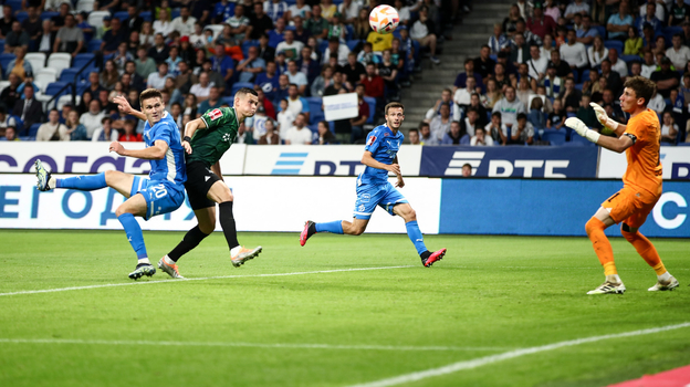 Футболист Вячеслав Грулев.