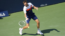 Медведев укротил ветер. Россиянин дошел до четвертьфинала «мастерса» в Торонто, не потеряв ни сета