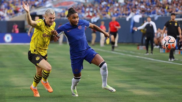 Юлиан Рюэрсон и Кристофер Нкунку. Юлиан Рюэрсон и Кристофер Нкунку