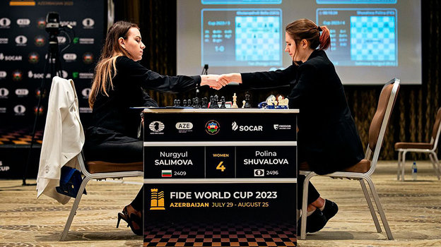 Нургюл Салимова и Полина Шувалова.