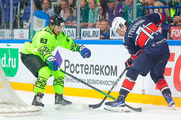 Никита Гребенкин (справа).