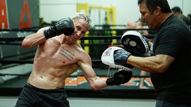 Кайл Дрисколл и Хавьер Мендес.