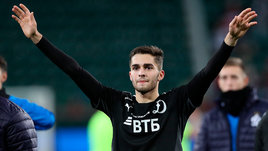 Футболист «Динамо» Арсен Захарян.