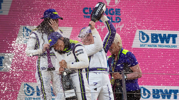 Эмма Кимиляйнен, Джейми Чедвик и Ирина Сидоркова. Автогонщицы Эмма Кимиляйнен, Джейми Чедвик и Ирина Сидоркова