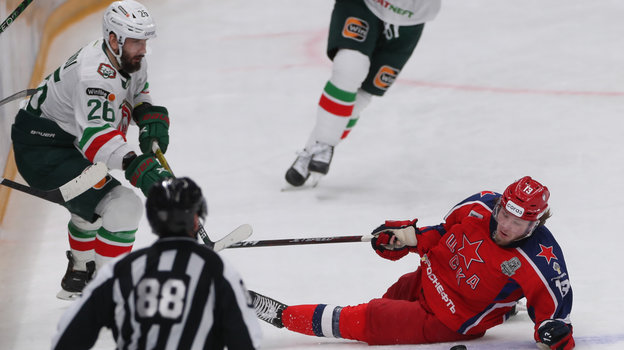 Вячеслав Войнов и Прохор Полтапов. Хоккеисты Вячеслав Войнов и Прохор Полтапов