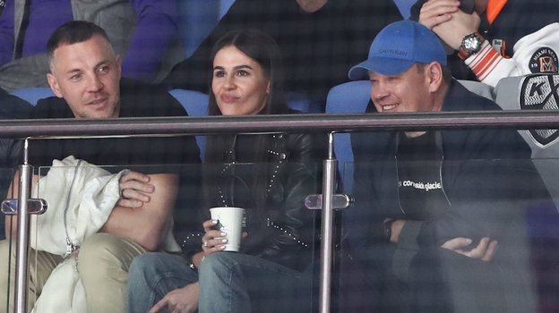 Артем Дзюба с женой и Леонидом Слуцким. Артем Дзюба с женой и Леонидом Слуцким