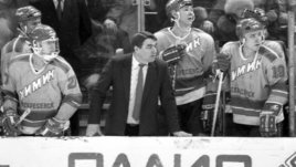 «Я не швырял графины в стену, как канадские тренеры». Он вырастил для нашего хоккея десятки звезд