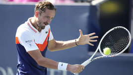 Зверев прервал серию поражений от Медведева. Россиянин был слишком пассивен