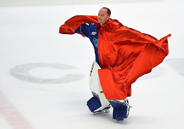 Эдвард Паскуале. Голкипер «Барыса» Эдвард Паскуале.