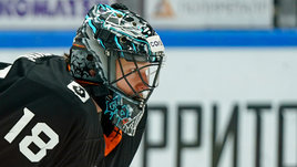 «Не хотел бы всю жизнь играть в «Амуре». Тяжело для здоровья». Русский вратарь — о карьере в КХЛ