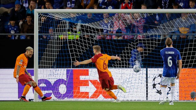 23 августа. Мольде — Галатасарай. Мауро Икарди забил гол.