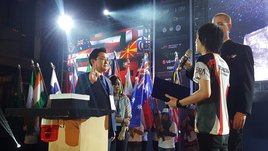 Киберспортсмены из России смогут выступать на турнирах под своим флагом. Почему радости от этого мало?