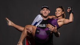 «Визуализировал ее всю жизнь. Девочка-мечта». Спивак впервые рассказал об отношениях с Мохнаткиной: бойцы недавно поженились