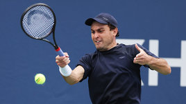 Теннисист Аслан Карацев.