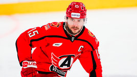 «Всегда хотел большую семью». Откровенный разговор с лидером «Автомобилиста» — о детях, эмоциях и хоккее