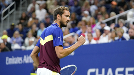 Медведев выдал трехчасовой перформанс на US Open. Потрепал нервы и себе, и зрителям