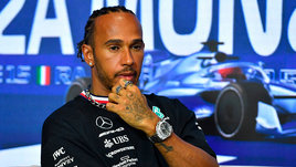 Гонщик Льюис Хэмилтон.