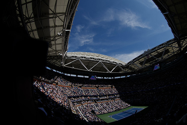 Национальный теннисный центр имени Билли Джин Кинг.