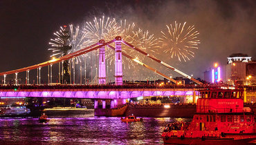 Салют в честь Дня города в Москве.