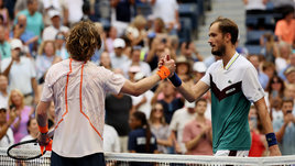 Русская жара в Нью-Йорке! Медведев — в полуфинале!