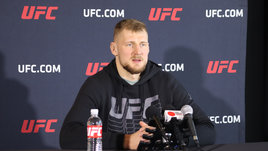 Волков возвращается в гонку за пояс UFC. На пути — взрывоопасный австралиец