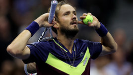 Медведев победил Алькараса и публику. Невероятный прорыв россиянина в финал US Open