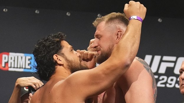 Тай Туиваса и Александр Волков.