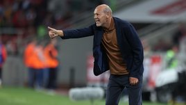 «Когда перед Испанией автобус сборной сдал назад, хотелось разбить стекло и выпрыгнуть из него». Первое большое интервью Мирослава Ромащенко после прихода в «Ахмат»