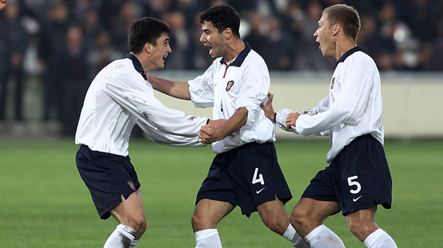 Артем Безродный, Мурат Рамазанов и Виталий Гришин в матче молодежной сборной России против команды Швейцарии.