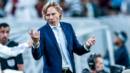 Главный тренер сборной России Валерий Карпин